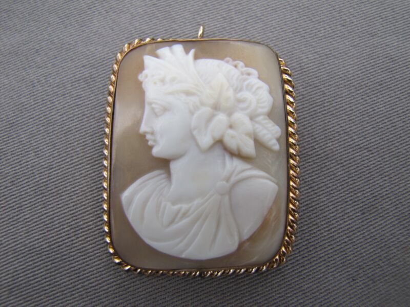 Antique Victorian Goddess Cameo Brooch Pendant