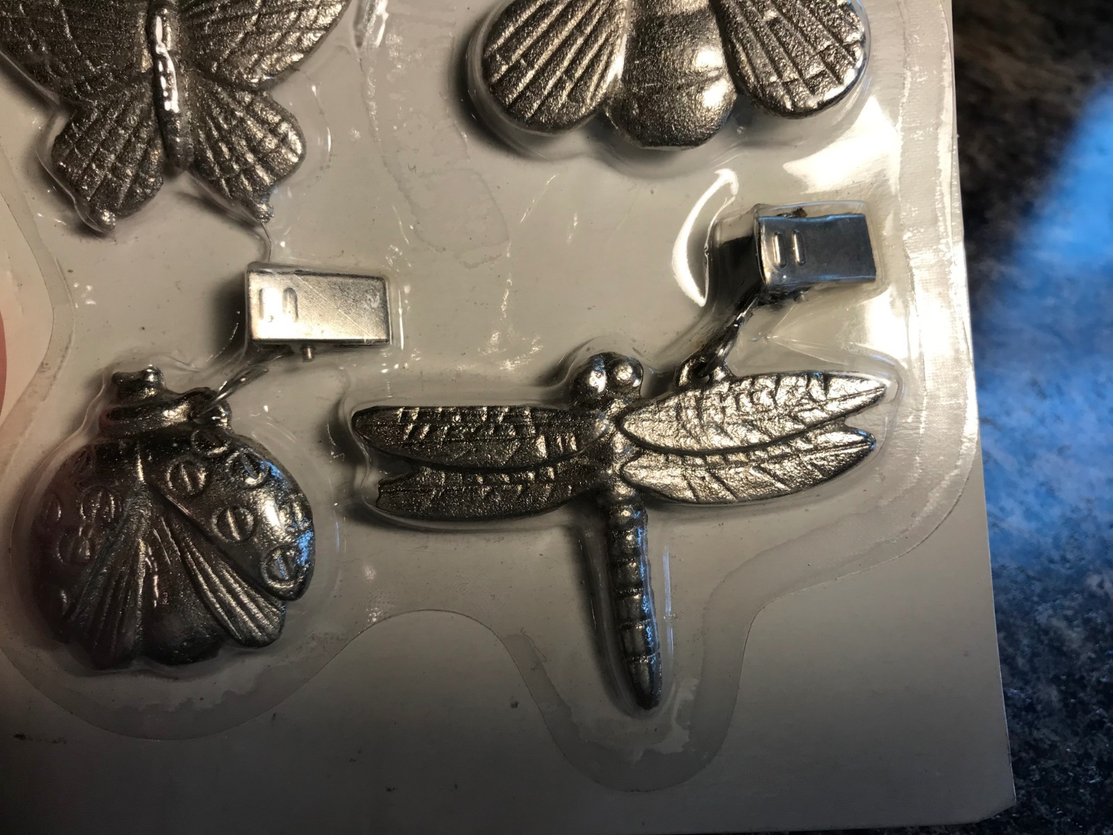 Set of 4 Tradewind Bay Solid Metal Tablecloth Weight Clips (New)