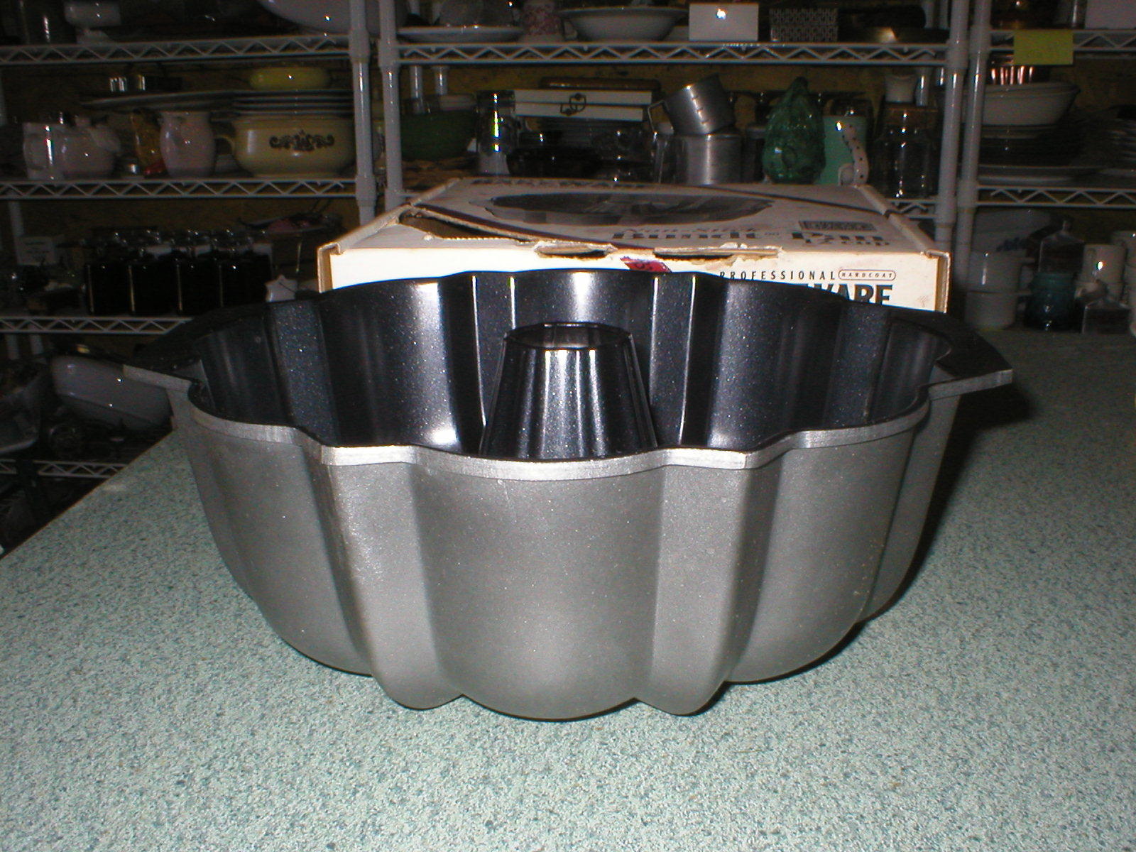NORDIC WARE Professional Bakeware Bundt Cake Pan Non Stick Cast Aluminum 12 Cup