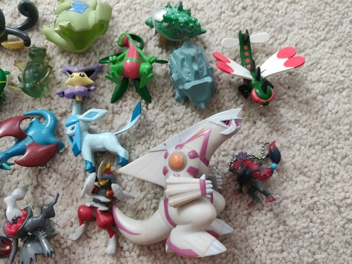 Pokemon mini figure lot Banpresto Bandai Set Japan Authentic Pikachu Umbreon