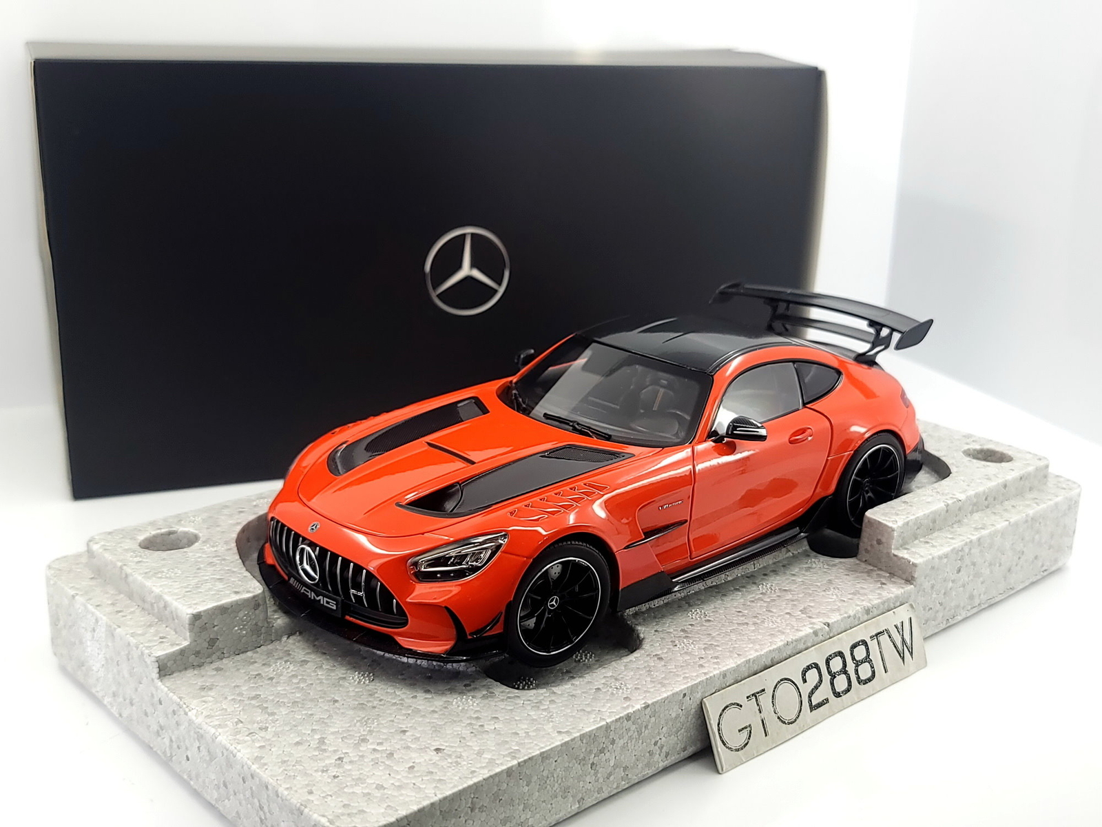 Dealer OEM 1:18 Mercedes-Benz AMG GT Black Series(Orange) by Norev