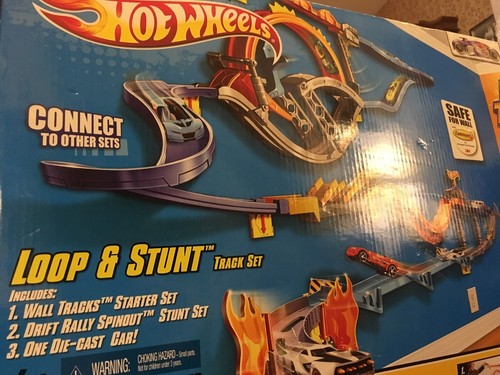 Mattel Hot Wheels 2012 Loop & Stunt Toy matchbox Car Track Set Brand New Sealed