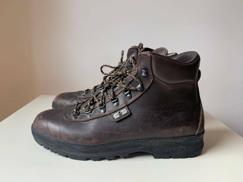 mens walking boots australia