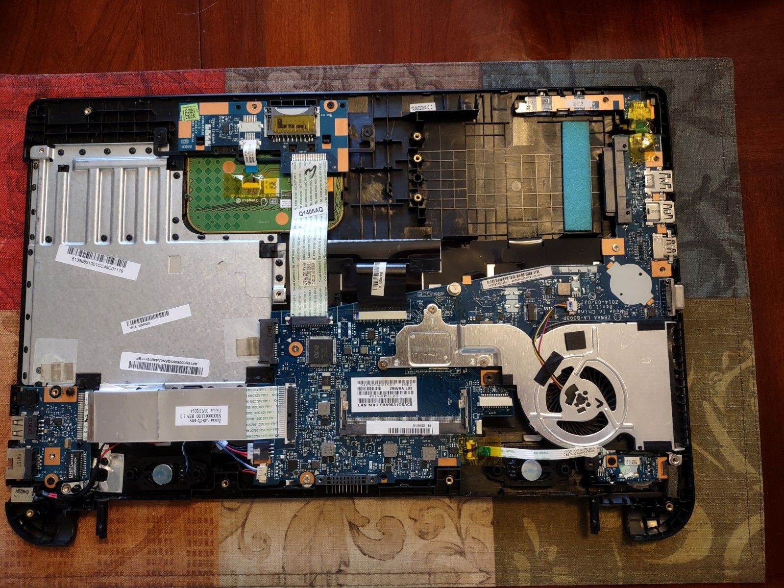 Toshiba Satellite C55-B5299 lower case w/ mainboard and Toshiba Satellite C55-B5299 lower case w/ mainboard and