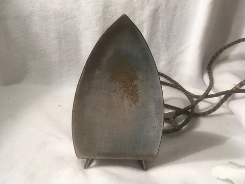 VINTAGE SINGER heavy IRON -Model B - Works!