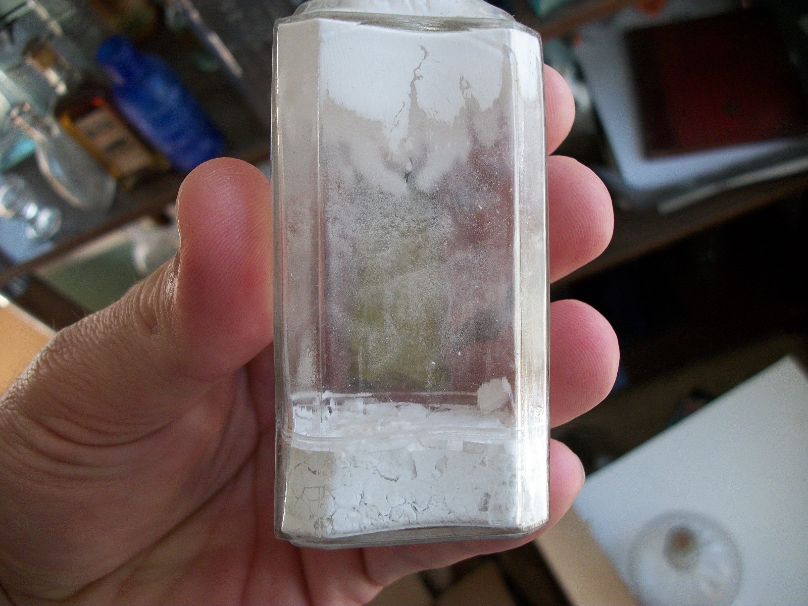 LABELED ROBERT'S PERFUMER ST LOUIS LIQUID SKIN BEAD? ORIGINAL CORK SOME CONTS.