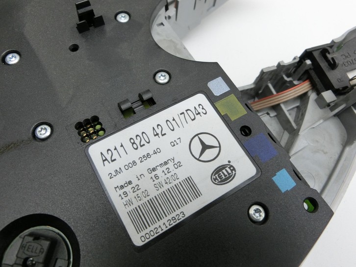 Mercedes W211 E200 02-06 Innenleuchte Innenraumleuchte Vorne Mercedes W211 E200 02-06 27.02.2003 A2118204201... Vorschau 5