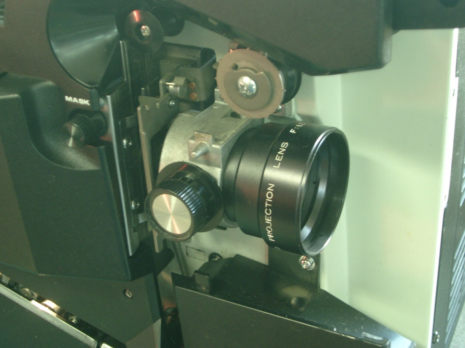 ELMO 16CL 16MM 250 WATT XENON MAG/OPT PROJECTOR COMPLETE (SERVICED & GUARANTEED)