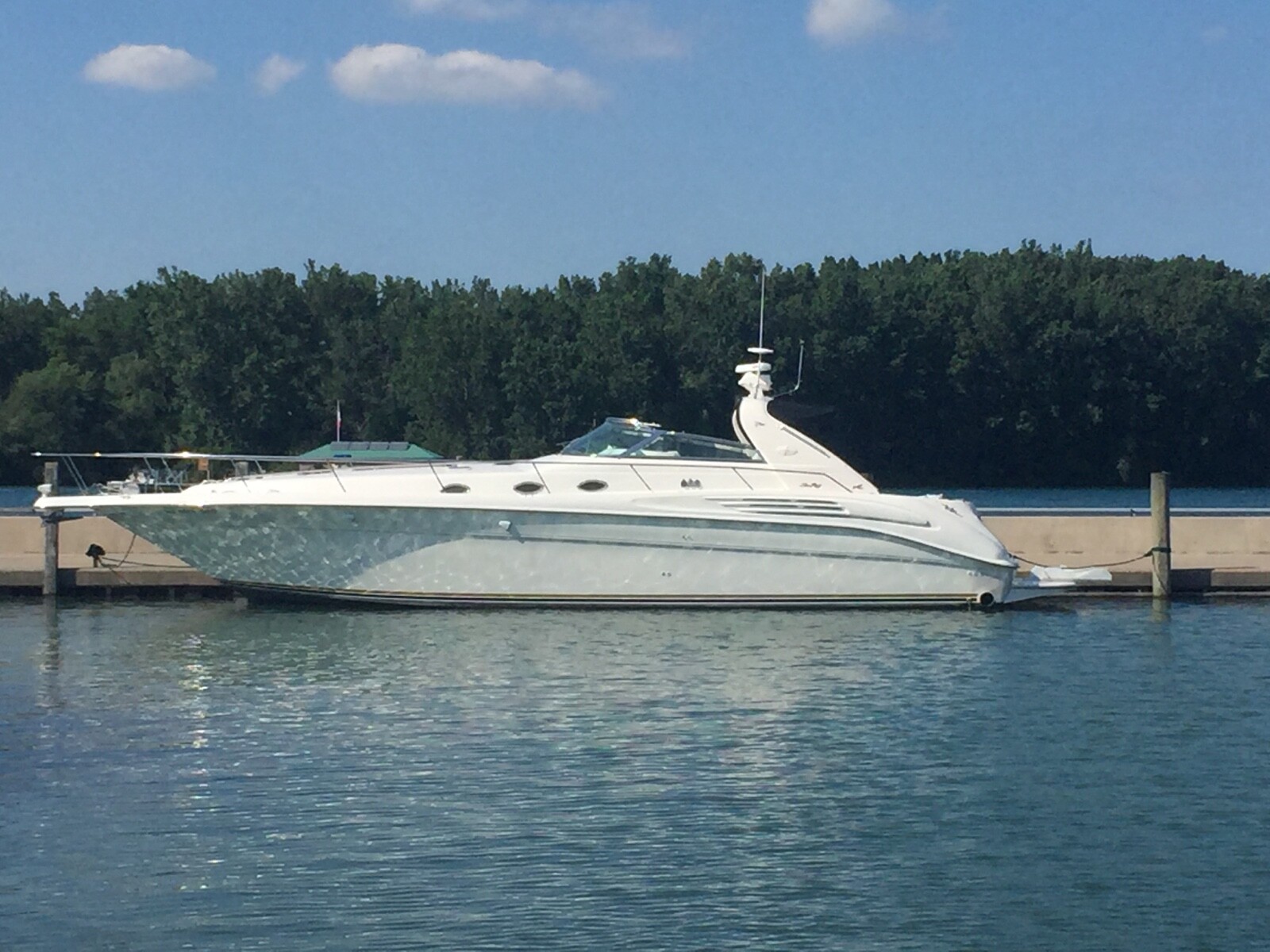 Sea Ray Sundancer 450 - Twin Caterpillar Diesels with low hours