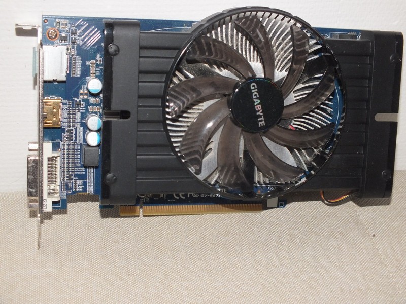 Gigabyte Gv-R677d5-1gd Amd Radeon Hd 6770 1gb Gddr5 Pci-E 2.0 Graphics Card