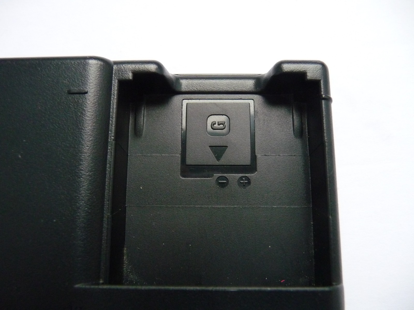 SONY G Battery charger BC-CSGB authentic for NP-BG1 Lithium