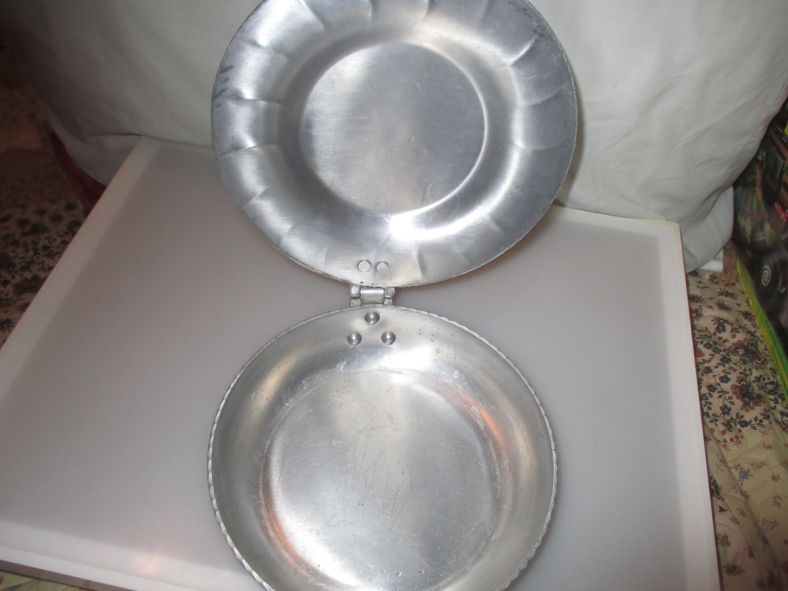 Vintage World Hand Forged Aluminum Silent Butler