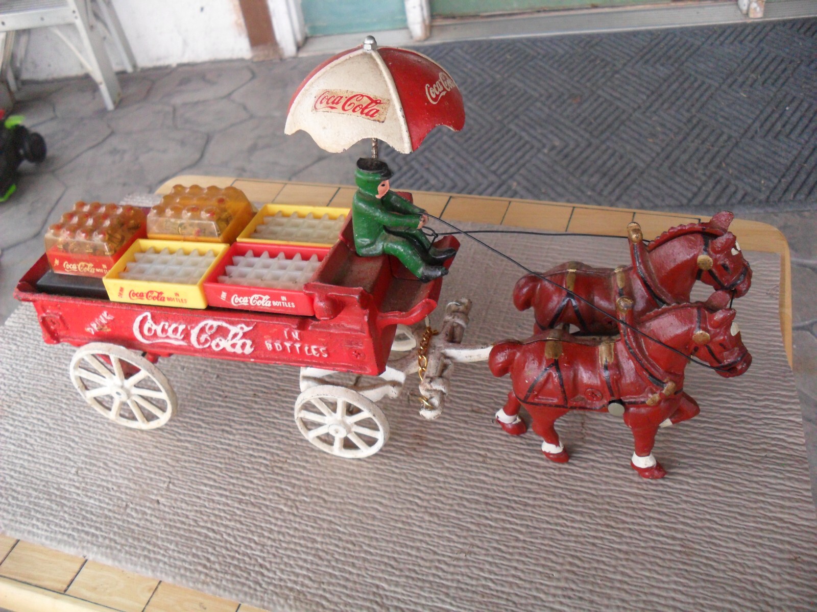 コカコーラ 馬車 コカコーラの鋳鉄製 荷馬車 Coca-Cola - メルカリ