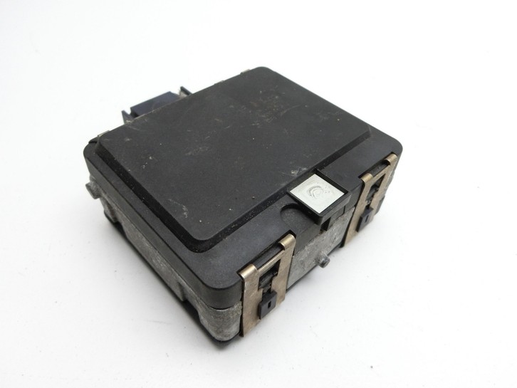 Skoda Fabia III NJ 14-18 Abstandssensor Radar Distronic Skoda Fabia III NJ 14-18 22.01.2016 5Q0907561F 0203300447... Bild 5