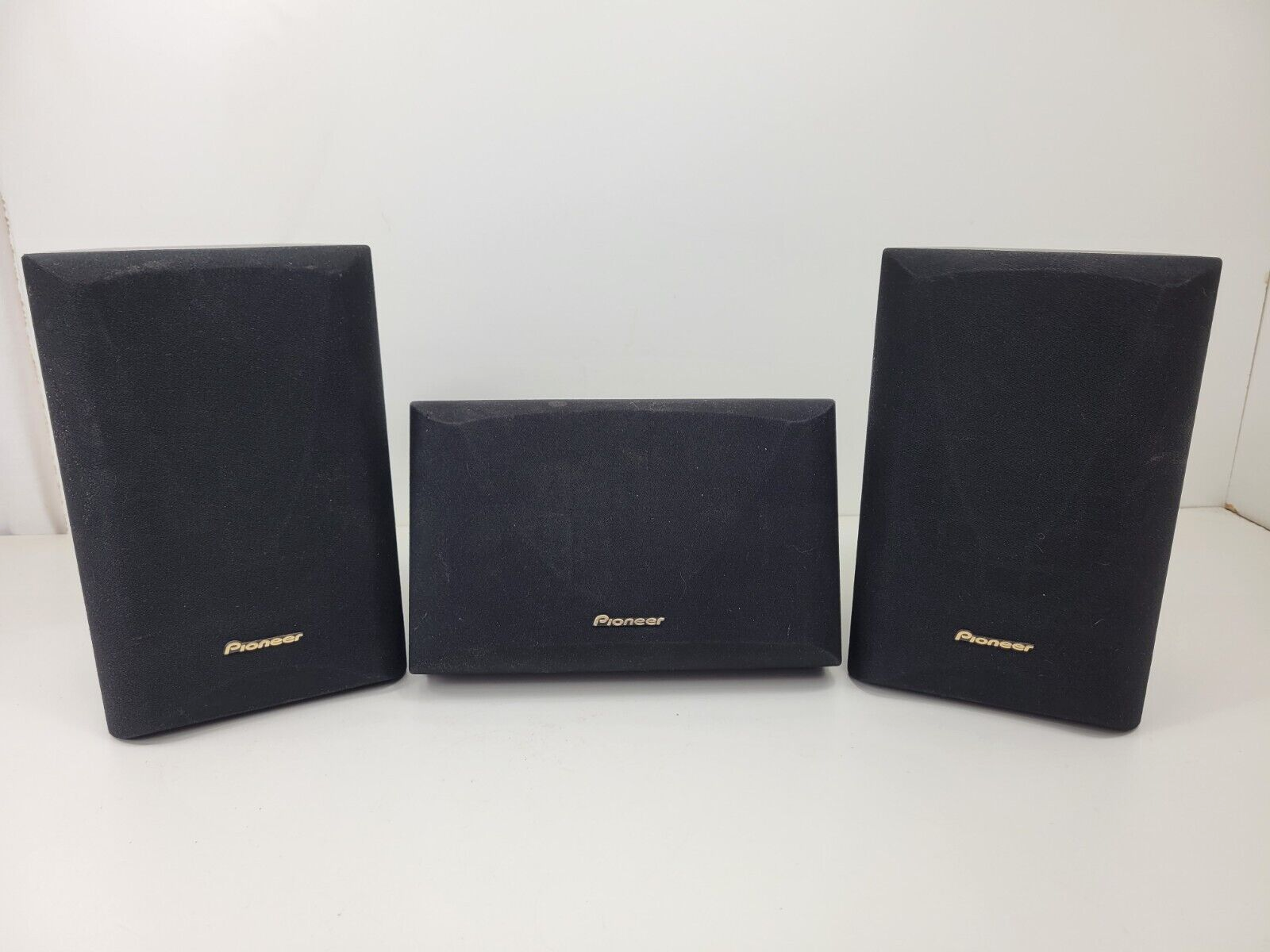 Pair + Center Speaker 3 Total