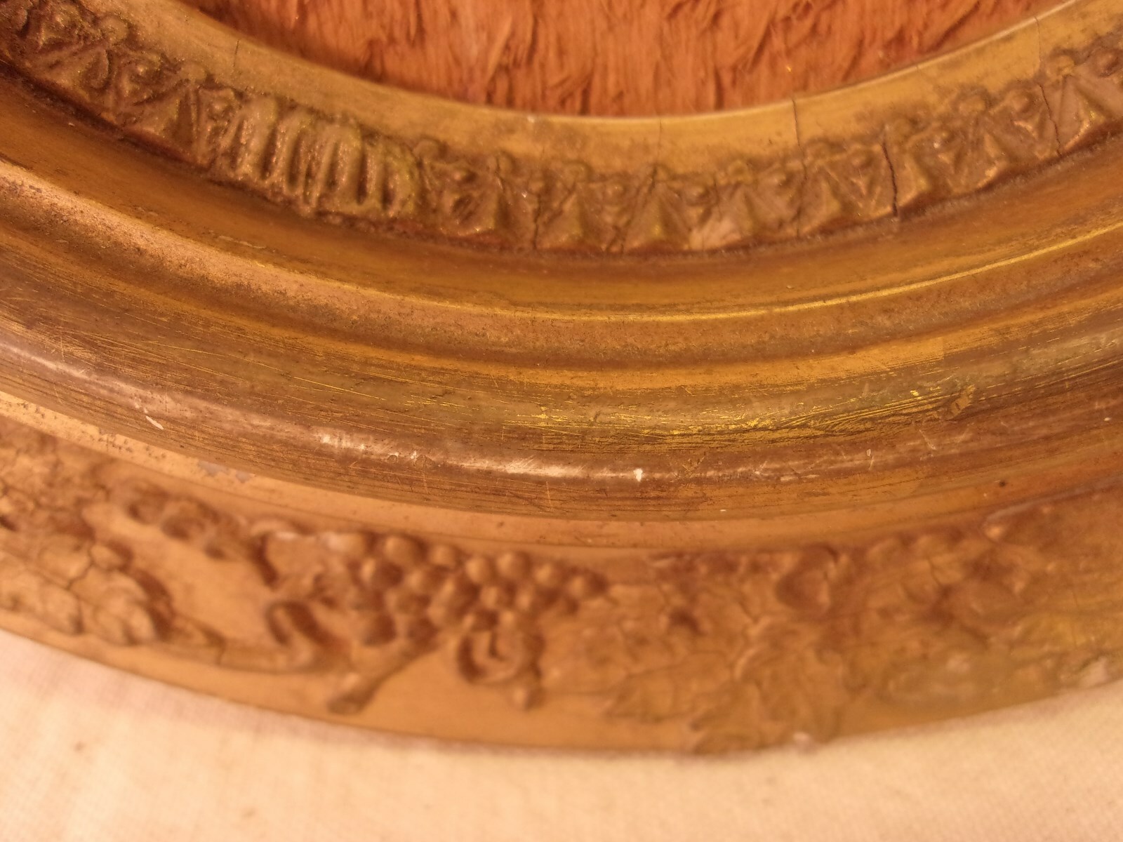 Antique victorian OVAL FRAME 12 1/4 X 14 1/4 holds 8x10 molding 2 1/2