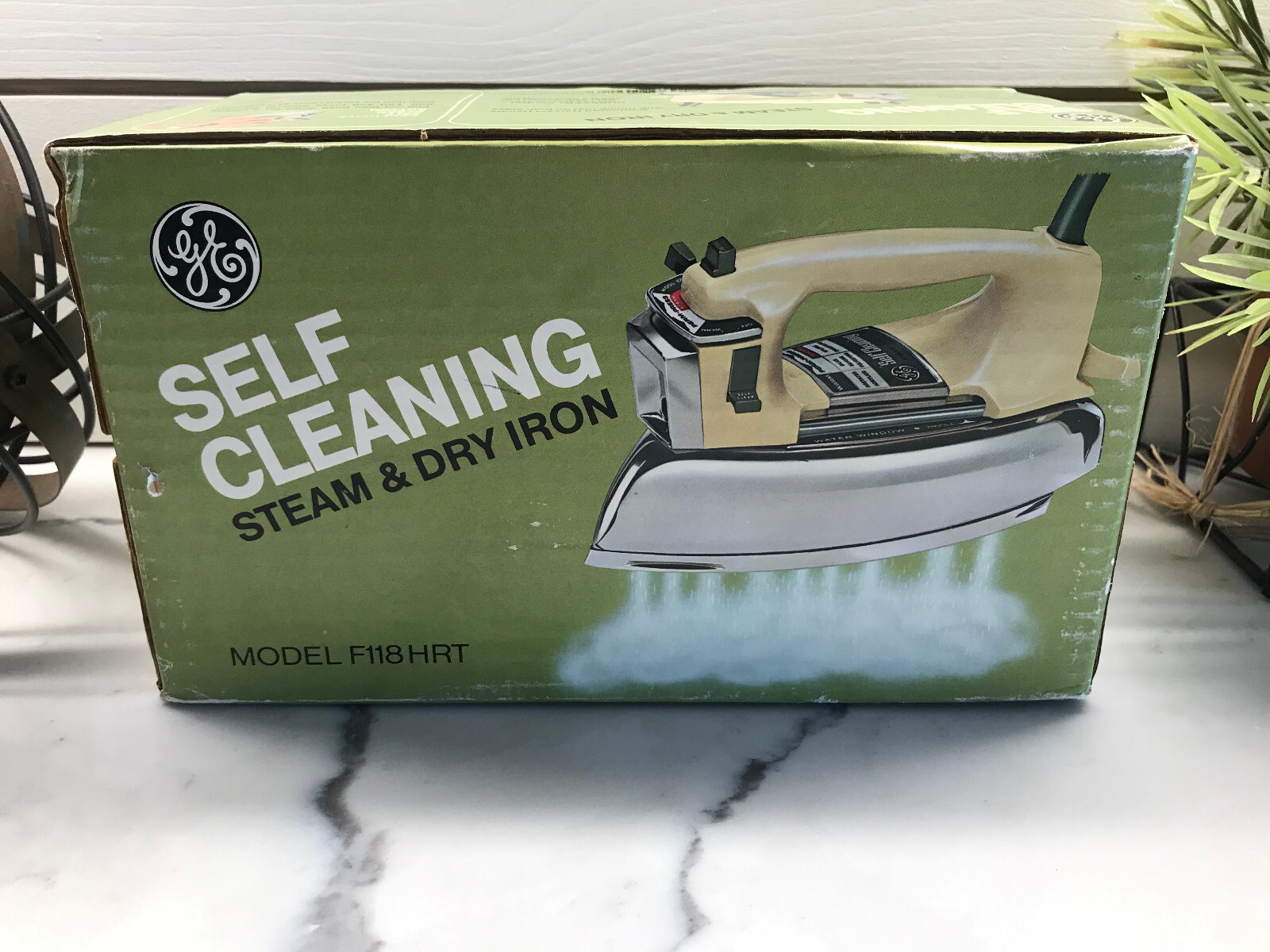 Never Opened~ Model F118 Hrt~new