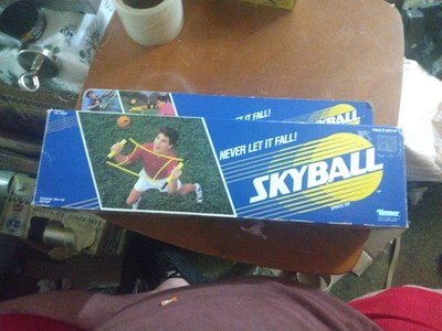 Kenner toys vintage very rare Never Let It Fall Skyball game cib