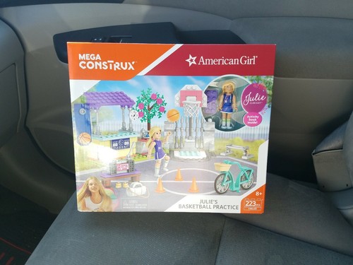 Mega Construx American Girl Building Set ~ Julie's Basketball Practice (FML68)