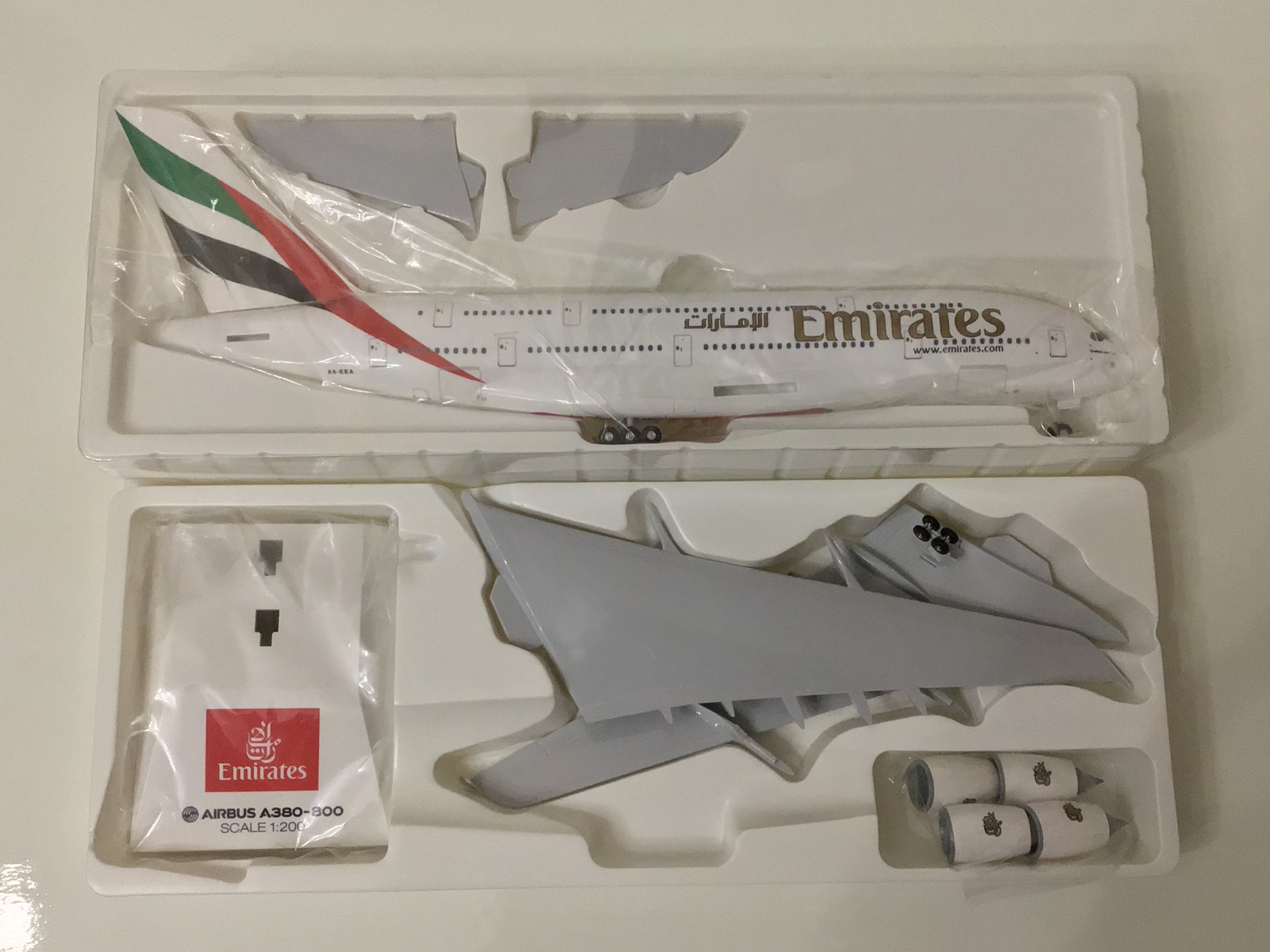 Skymarks 1:200 Emirates Airbus A380 Reg# A6-EEA / PLZ READ