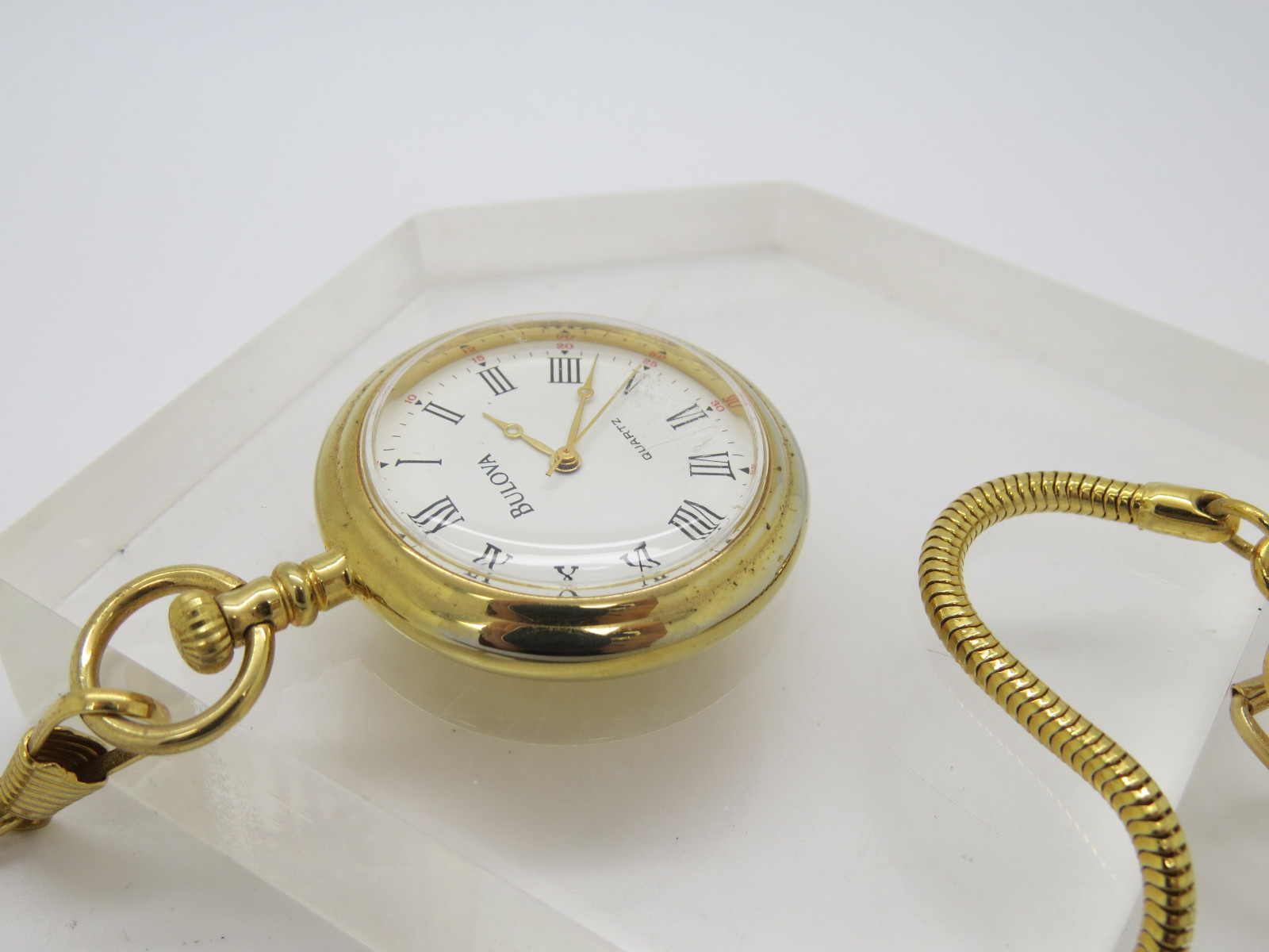 Vintage Goldtone Bulova Quartz Roman Numeral Biege Dial Pocket Watch w/ Chain E