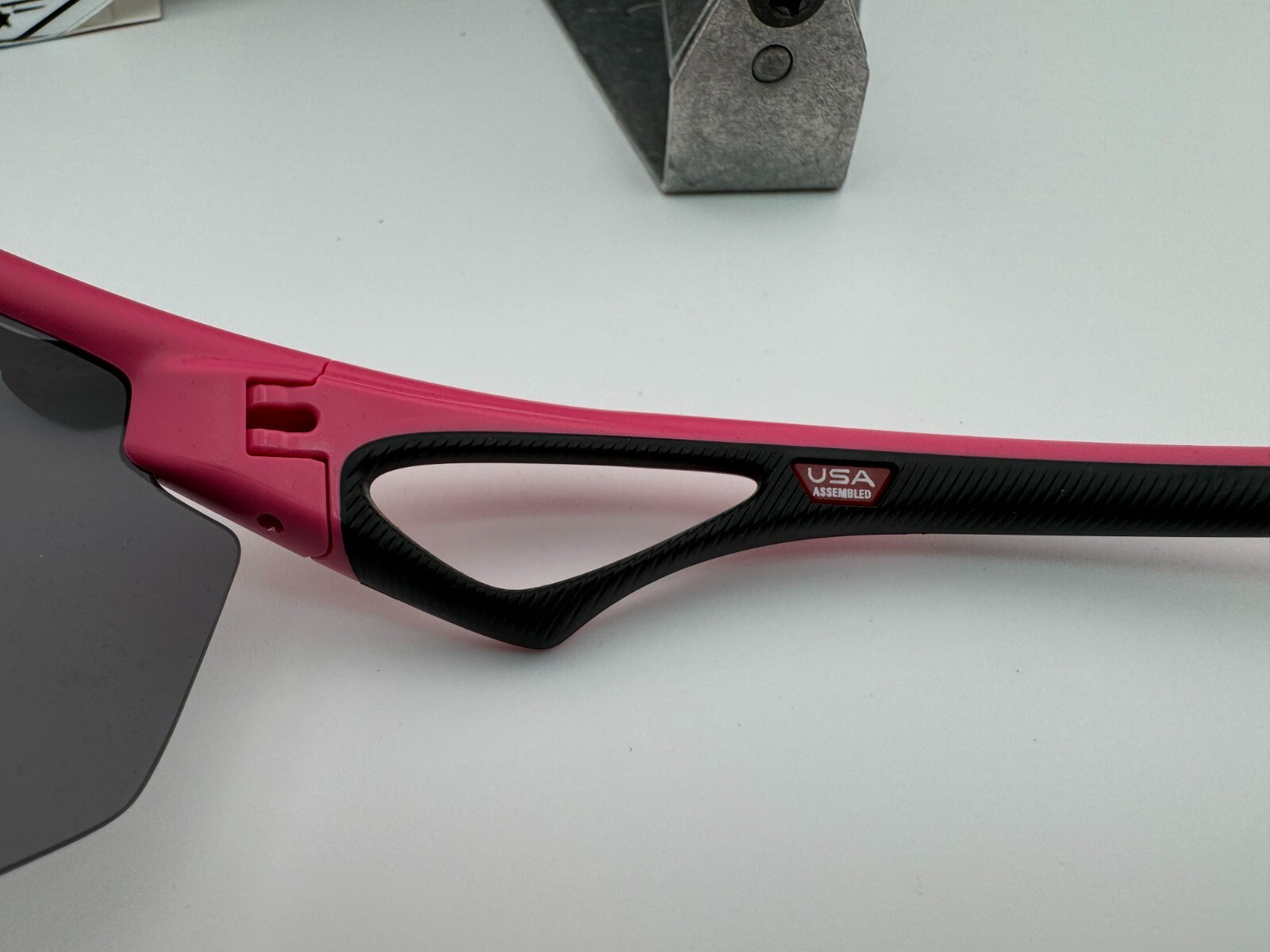 Pre-owned Oakley Sphaera Matte Neon Pink W/ Prizm Black Sunglasses Oo9403-10 Authentic