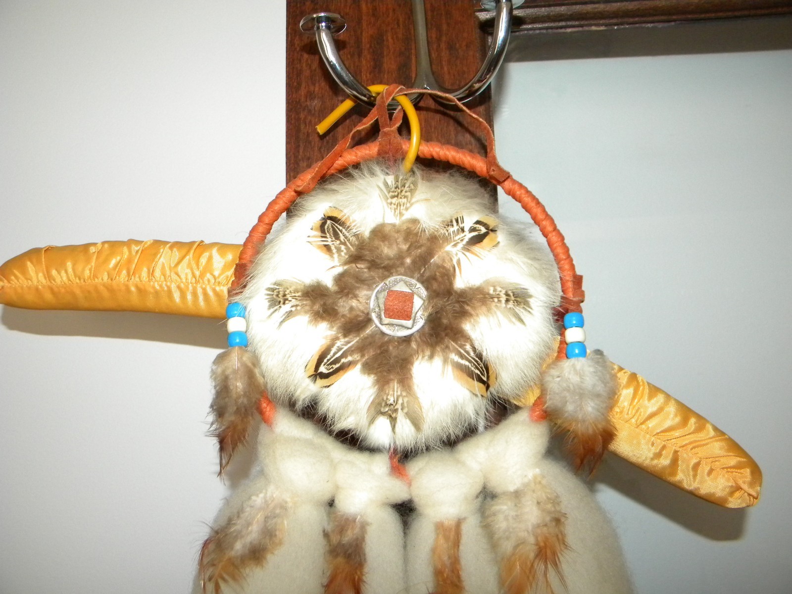 AMERICAN INDIAN HAND MADE MANDELLA BEADED DREAM CATCHER WALL HANGING