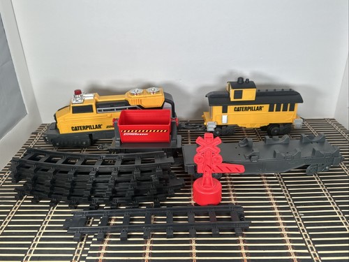 CAT Caterpillar Construction Express Toy Train Set Battery Powered Motorized