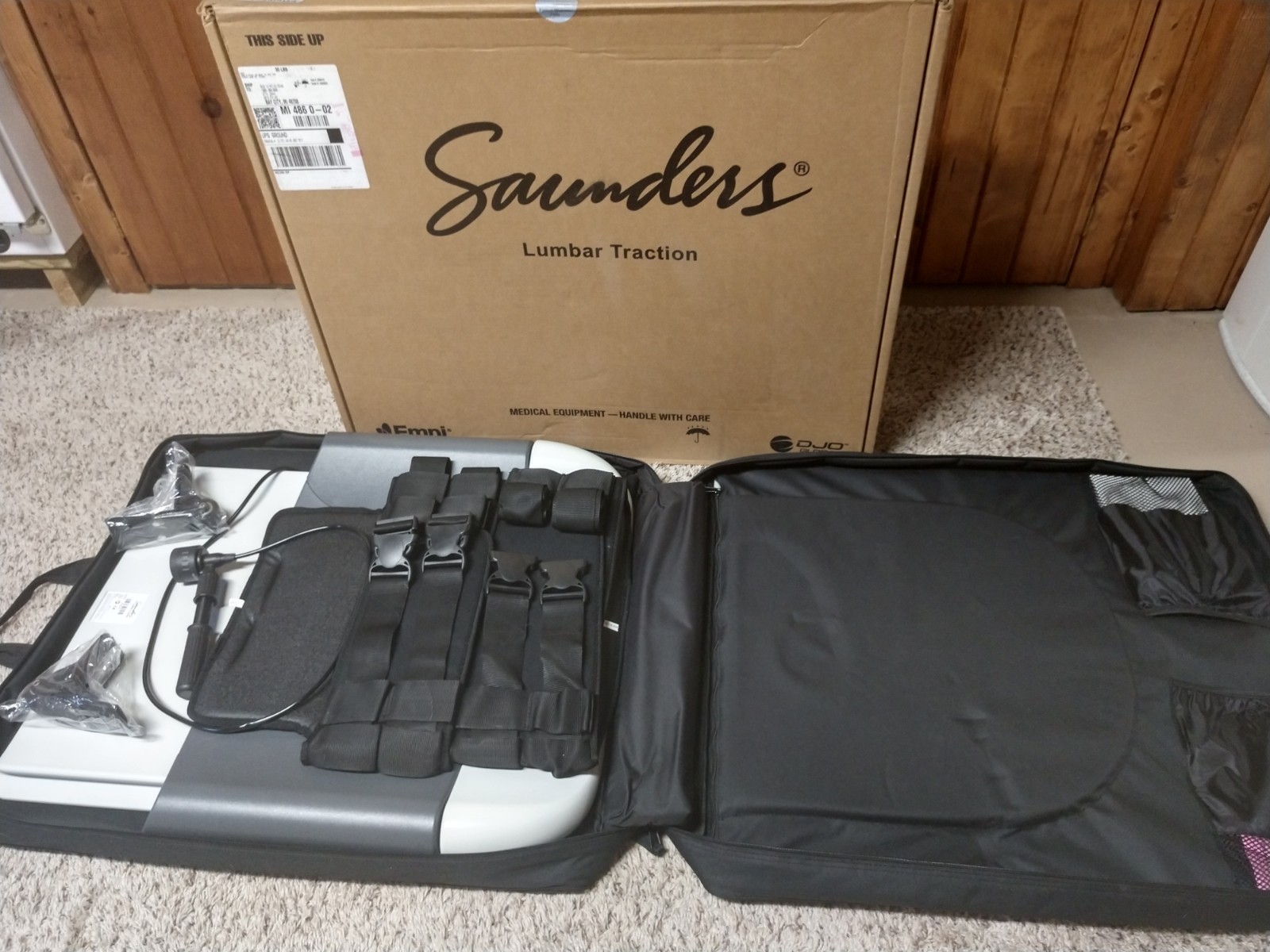 Saunders lumbar traction device