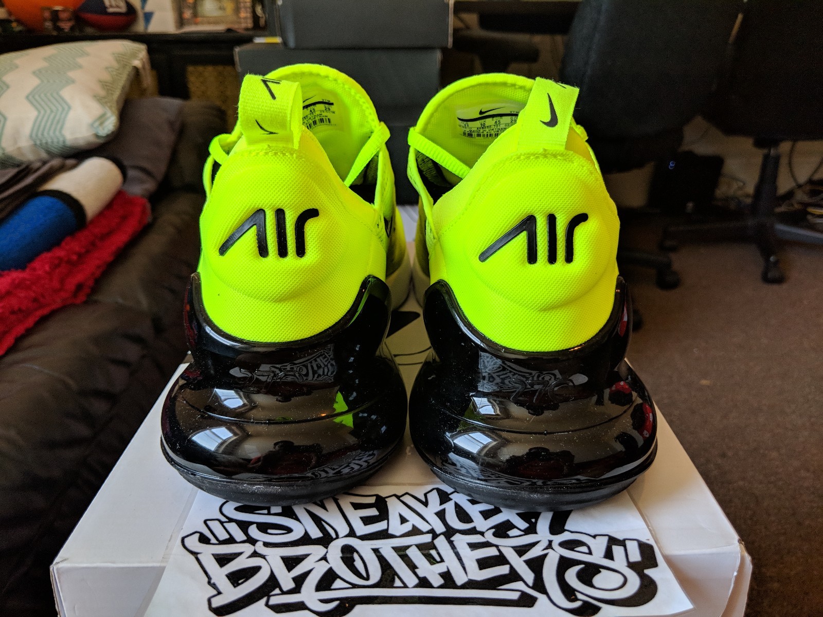Nike Air Max 270 Volt Black Dark Grey White Neon Yellow Running Men' AH8050 701 Nike Air Max 270 Volt Black Dark Grey White Neon Yellow Running Men' AH8050 701