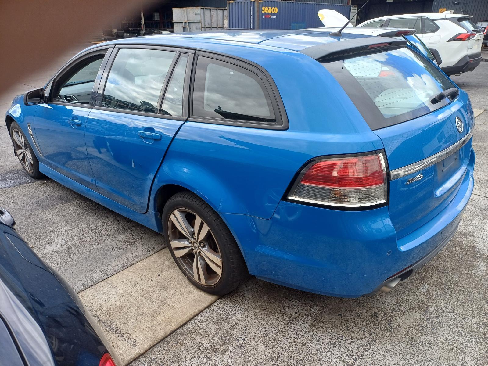 2014 Holden Commodore VF 05/2013-08/2015 LEFT INDICATOR/FOG/SIDE DAYTIME RUNNING LAMP image 7