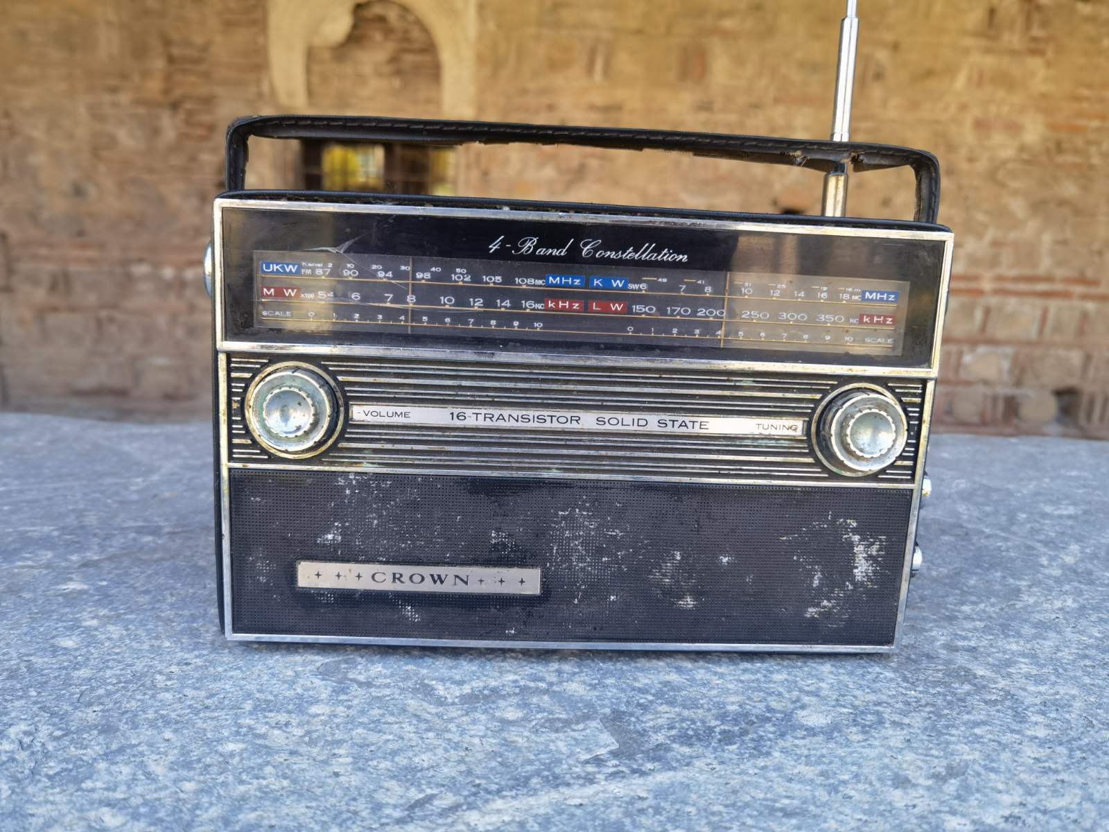 Crown 16 transistor Solid State, vintage Crown portable