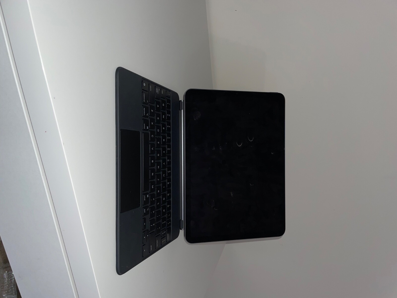 iPad Air第5世代 64GB グレー (Magic keyboard込み) iPad Air第5世代64GB スペースグレイ Magic Keyboard付
