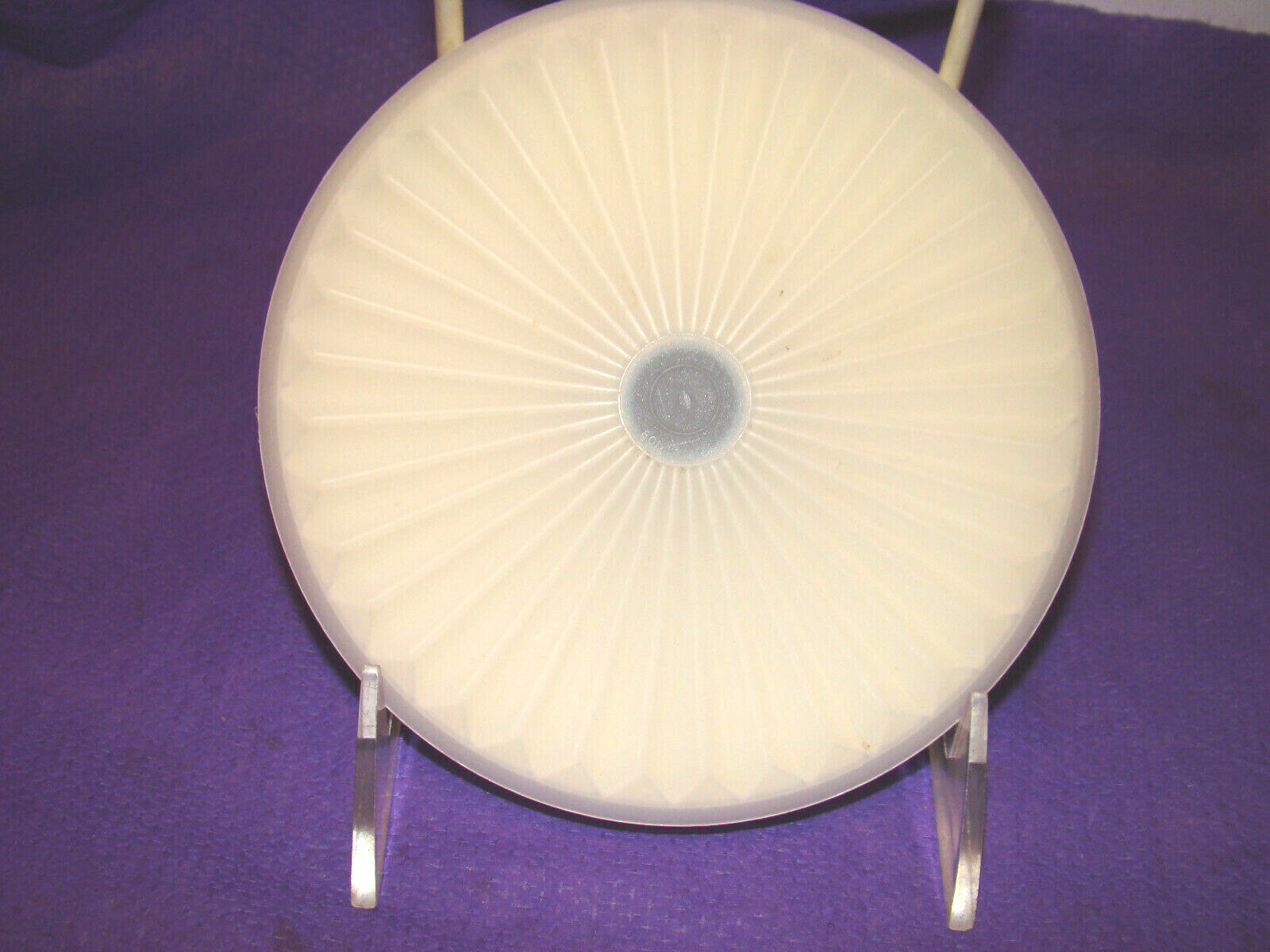 Tupperware Replacement White w/Blue Push Button Seal Cover 5 1/4