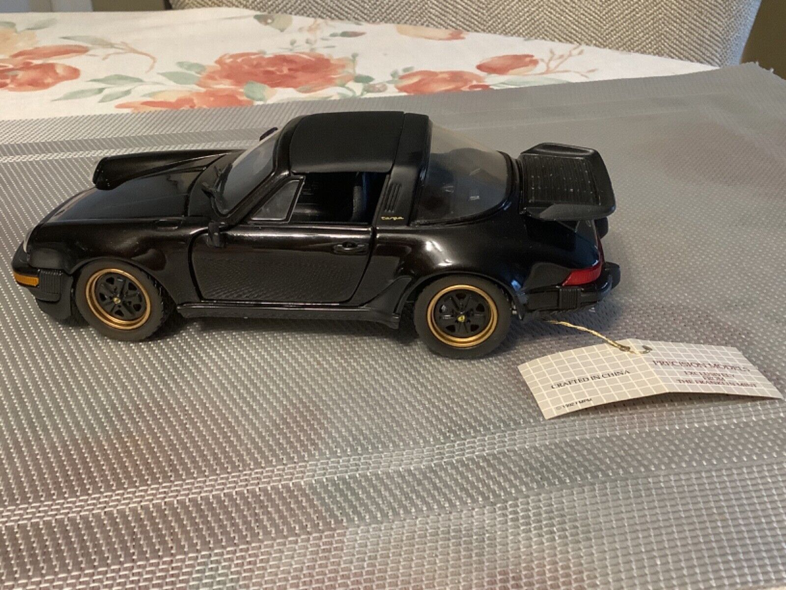 Franklin Mint 1988 Porsche 911 Carrera Targa, Black, 1:24 Franklin Mint 1988 Porsche 911 Carrera Targa, Black, 1:24