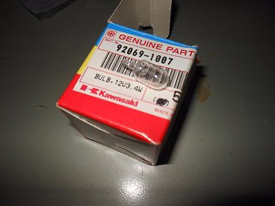 114ランタン NOS OEM Kawasaki KZ1100 KZ440 KZ550 ++ Bulb 12V3 4W Qty.1