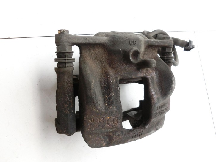 Mercedes W176 A180 15-18 1,6 85KW Bremssattel Bremszange Vorne Links 295X28 Mercedes W176 A180 15-18 19.10.2016... Vorschau 4