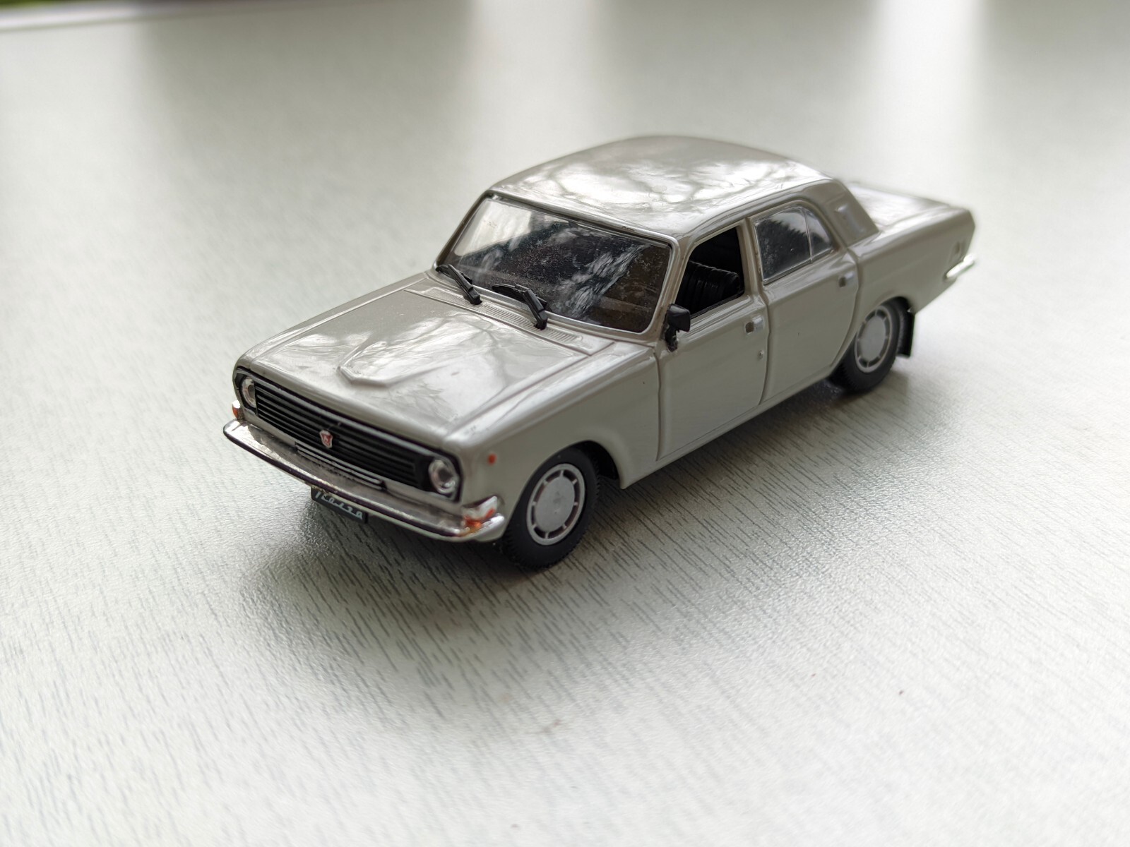 CCCP ソ連 ロシア　 VOLGA GAZ 24 救急車 ミニカー　セット CCCP ソ連 ロシア VOLGA GAZ 24 救急車 ミニカー セット