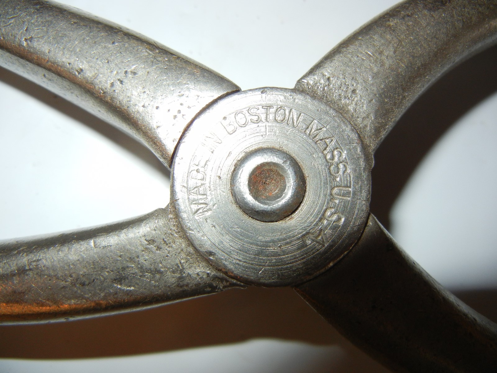 HEATON PENINSULA BUTTON FASTENER CO. TOOL