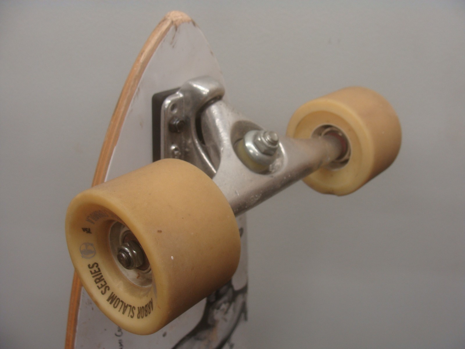 Arbor Bamboo Longboard Skateboard artist NANAMI COWDROY - Gullwing trucks