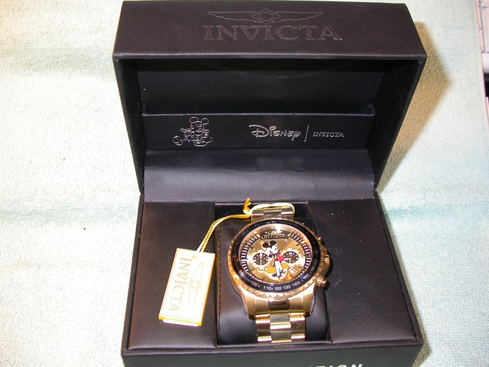 Invicta 39177 Limited Edition Mickey Mouse Chronograph 48mm