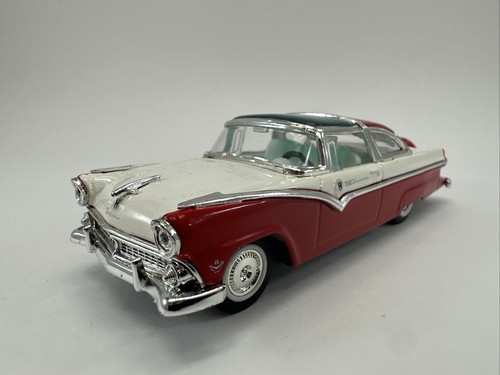ミニカー Ford Crown Victoria 1955 1955 Ford Crown Victoria - 増えすぎたミニカーに愛を捧ぐ