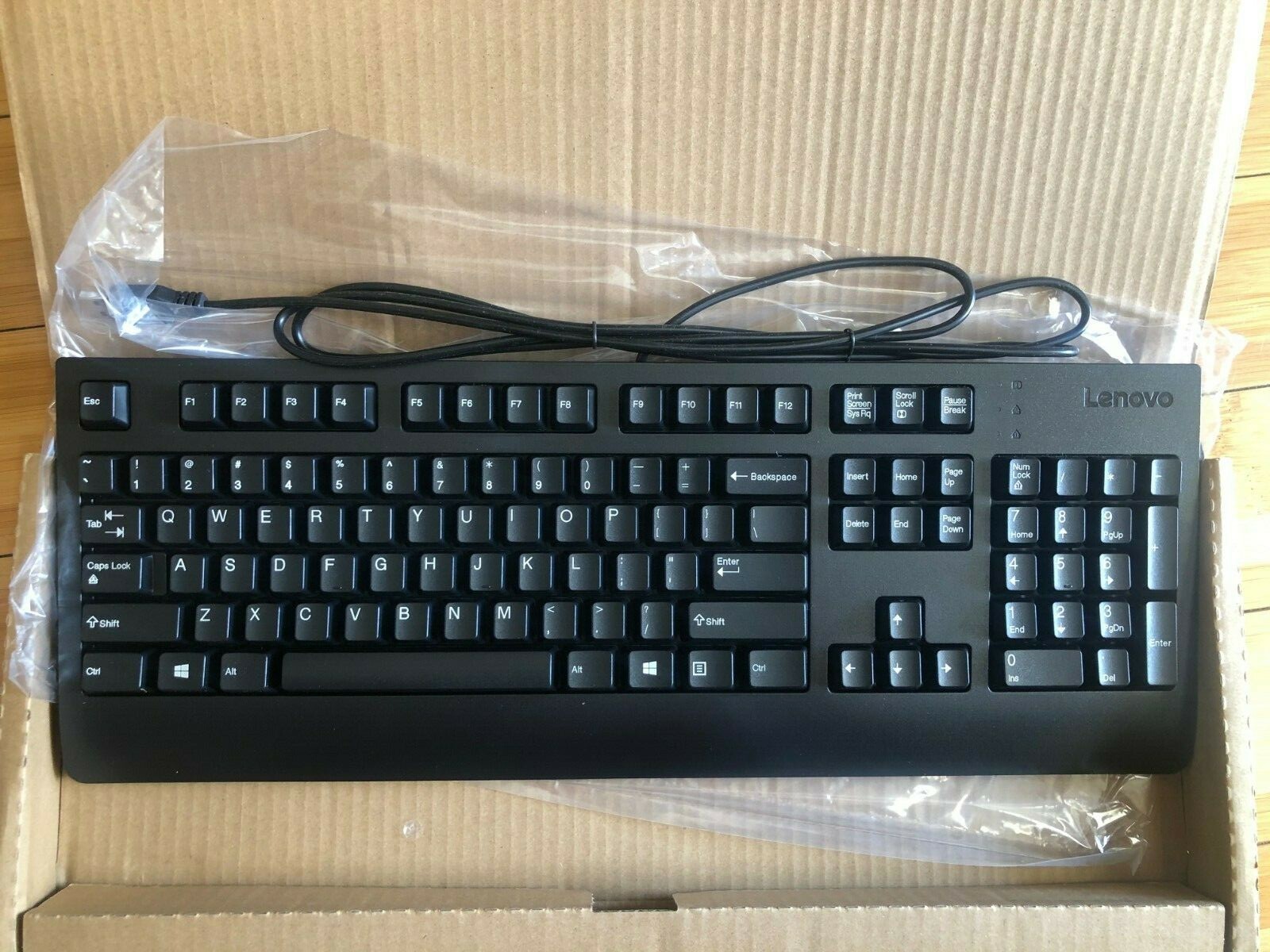 New Genuine Lenovo Traditional USB Keyboard 00XH688 SD50L