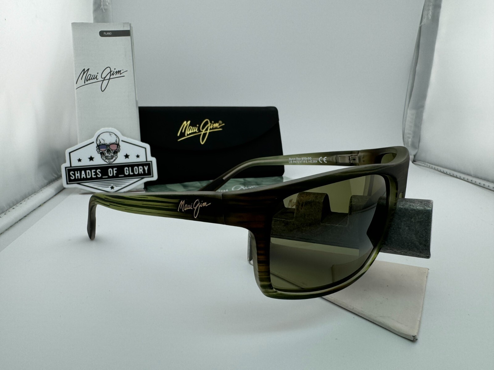 Pre-owned Maui Jim Byron Bay Mj 746-15mr Matte Green Stripe Maui Ht Polarized Sunglasses