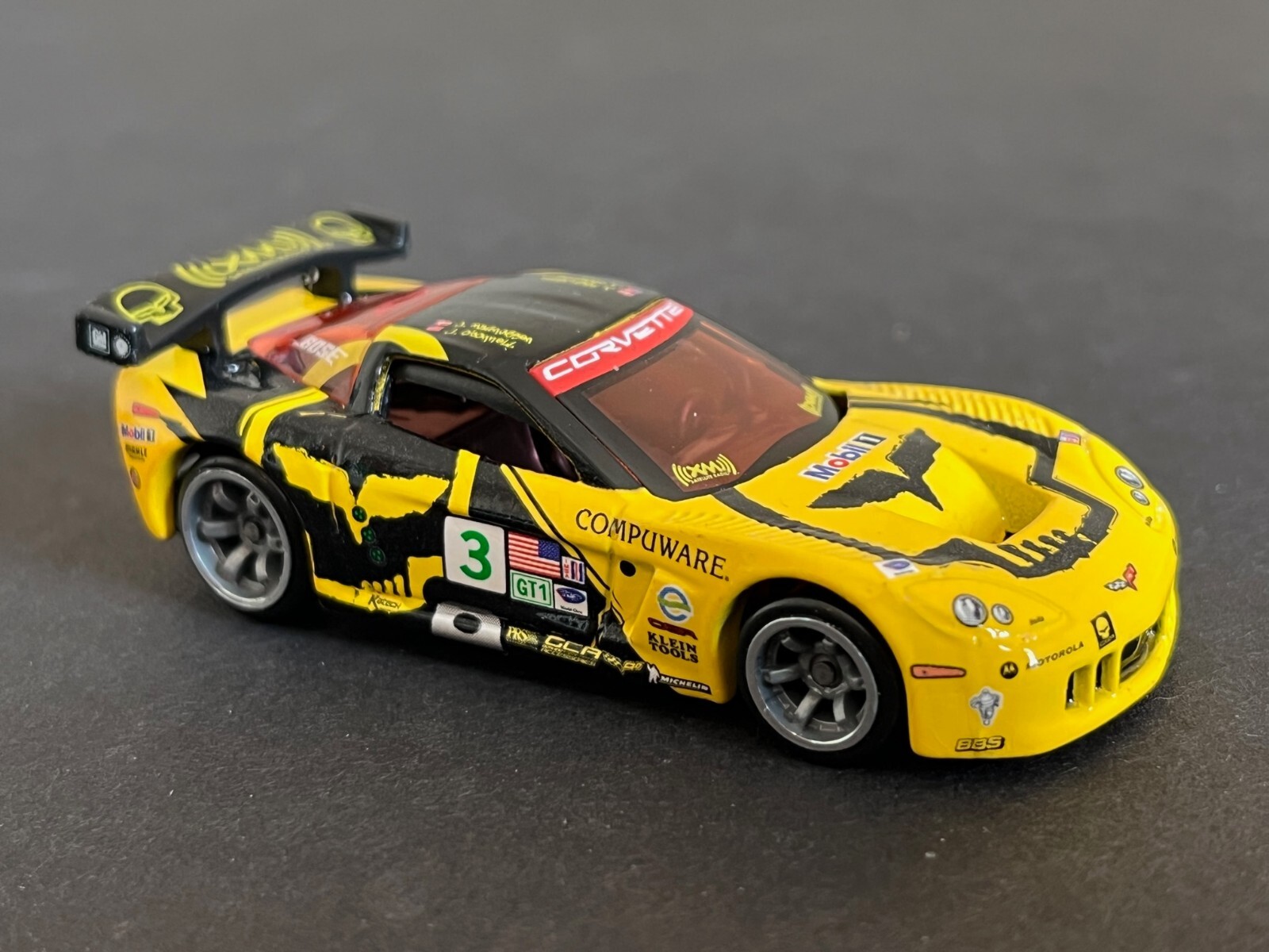 ホットウィール スピードマシーン　コルベット C6-R Amazon.com: Hot Wheels Corvette C6R : Toys & Games