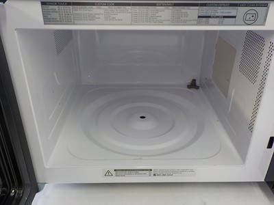 Toshiba EM131A5C-BS - Microwave Oven w/Smart Sensor - Black Stainless Steel