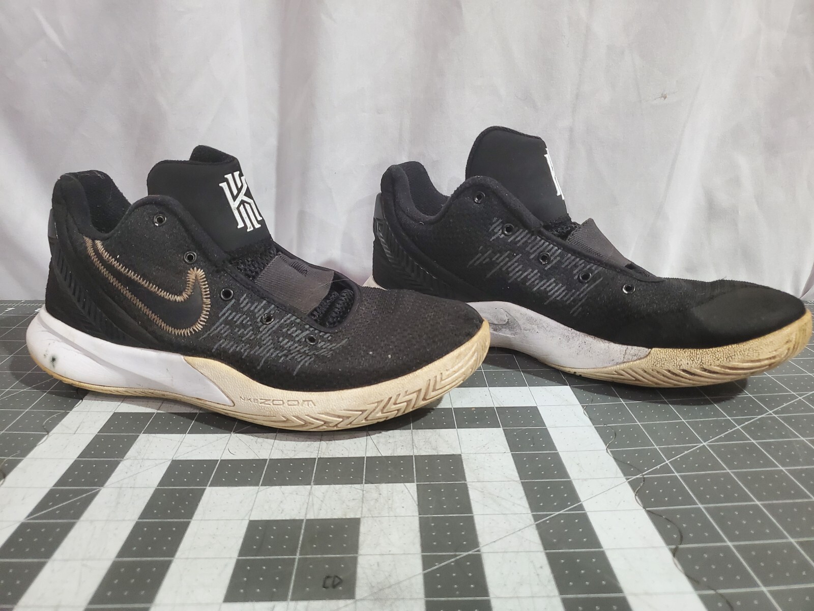 nike air zoom turbo kyrie