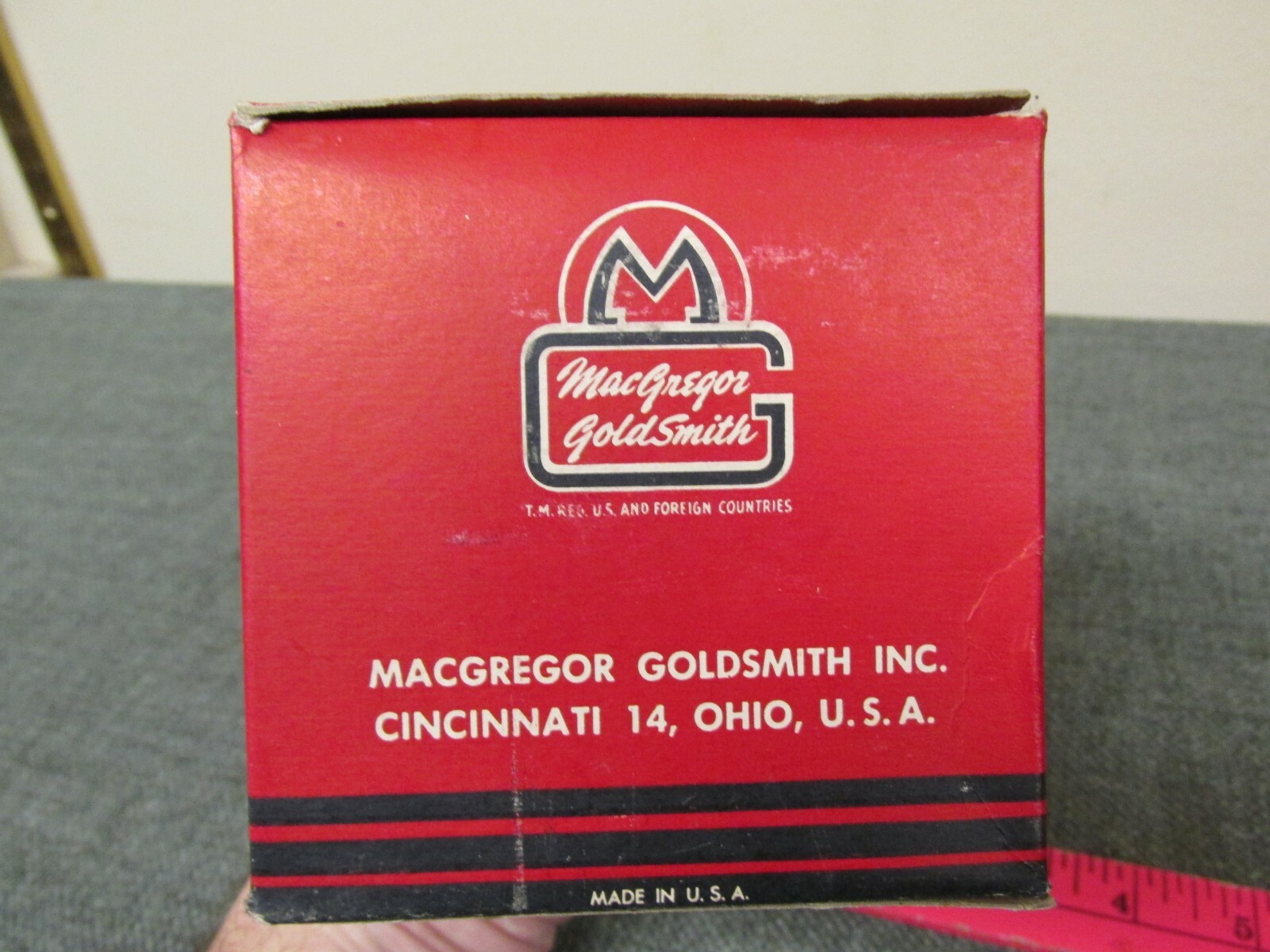 VTG NOS No. 44 NIGHT AND DAY OFFICIAL MACGREGOR SOFTBALL KAPOK CENTER WITH BOX