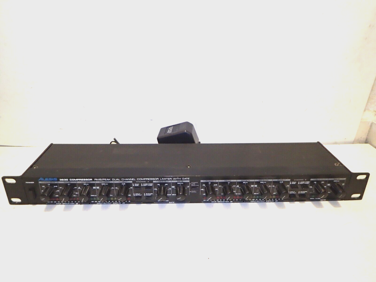 DTM・DAW ALESIS 3630 Comp/Limiter/Gate ALESIS 3630