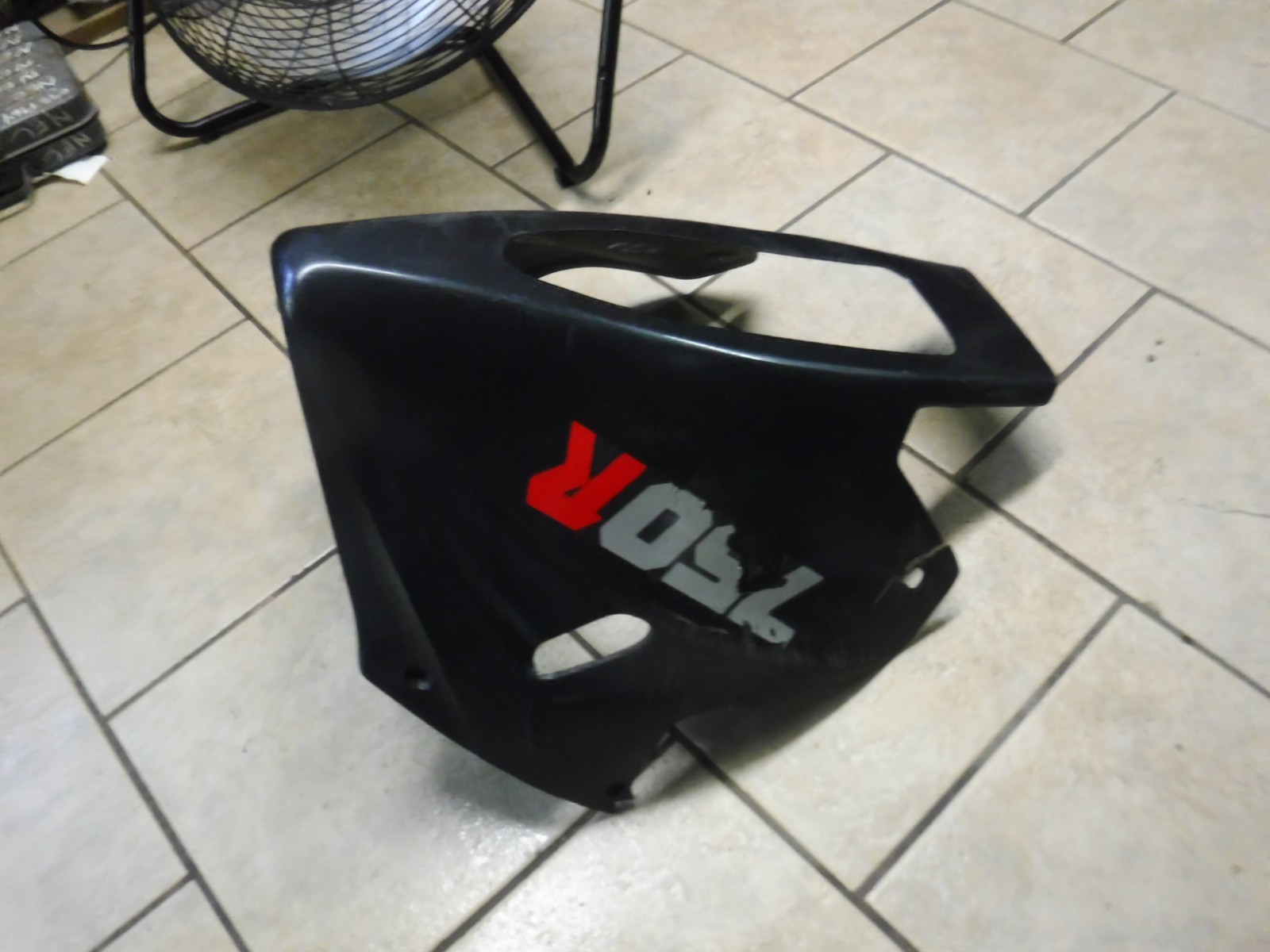 87-90 Kawasaki Ninja ZX750 Lower Fairing Belly Pan Cowling 87-90 Kawasaki Ninja ZX750 Lower Fairing Belly Pan Cowling